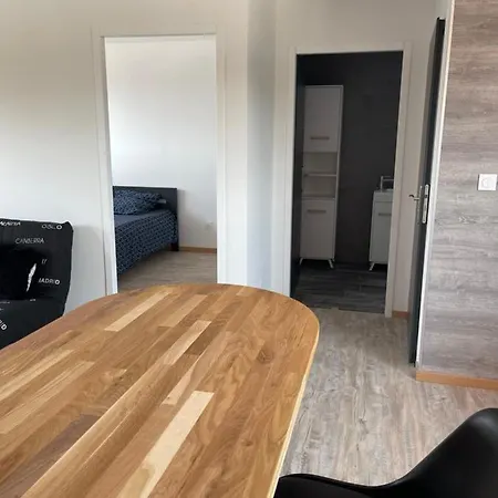 - Location Saisonniere