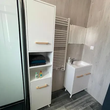 - Location Saisonniere *