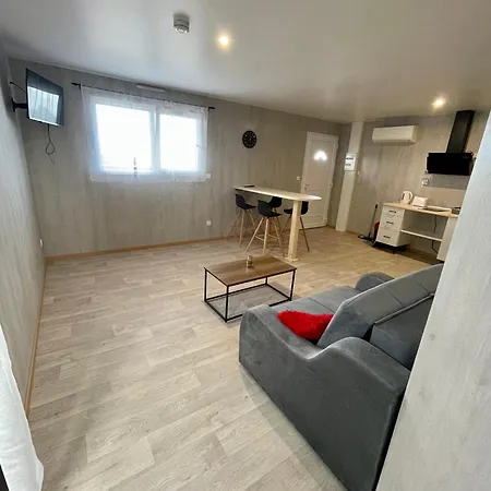 - Location Saisonniere Apartment *