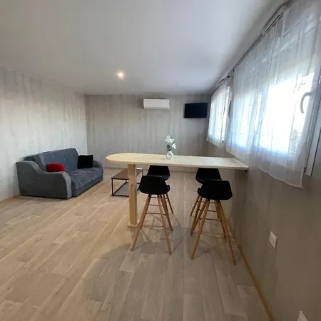 - Location Saisonniere *