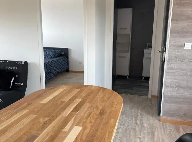 - Location Saisonniere