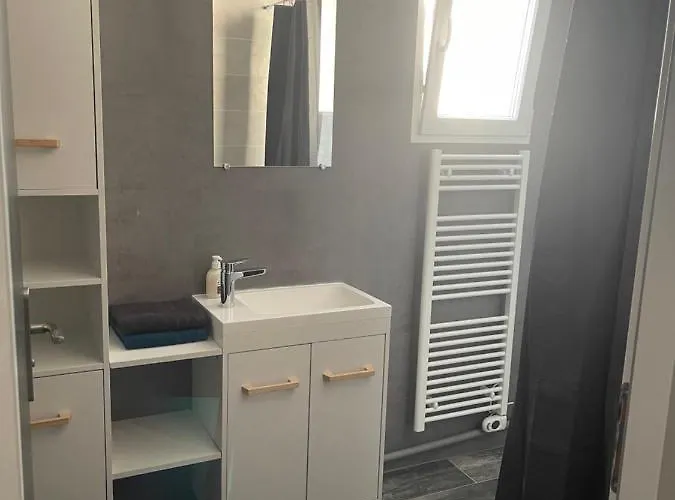 - Location Saisonniere * Pey